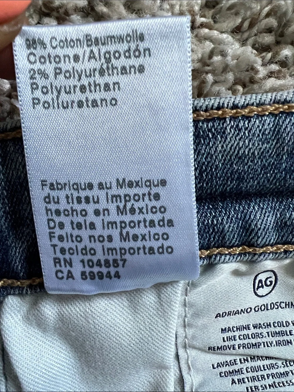 Like New! AG Mari High Rise Straight Leg Jeans in Size 26R